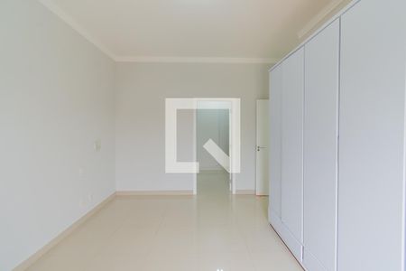 Casa de condomínio para alugar com 318m², 4 quartos e 4 vagasSuíte 1