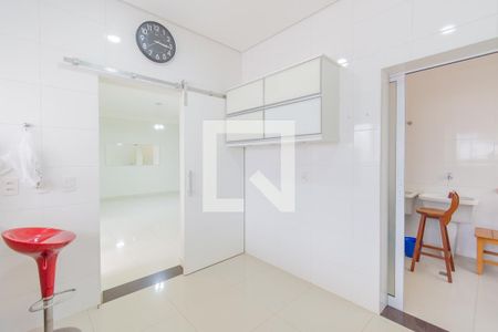 Casa de condomínio para alugar com 318m², 4 quartos e 4 vagasCozinha