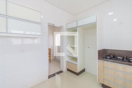 Casa de condomínio para alugar com 318m², 4 quartos e 4 vagasCozinha