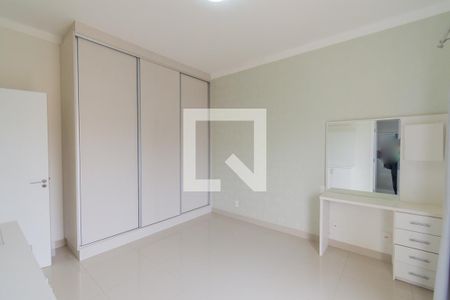 Casa de condomínio para alugar com 318m², 4 quartos e 4 vagasSuíte 2