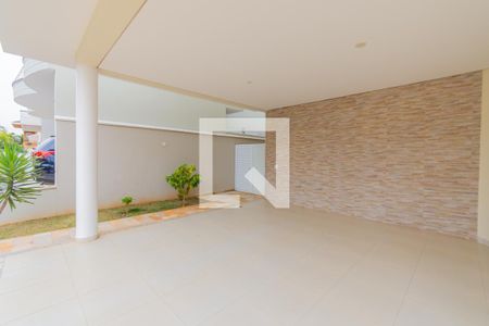 Casa de condomínio para alugar com 318m², 4 quartos e 4 vagasGaragem