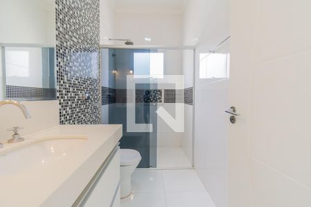 Casa de condomínio para alugar com 318m², 4 quartos e 4 vagasBanheiro Social