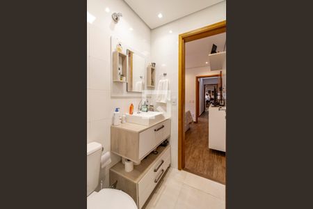 Casa à venda com 159m², 3 quartos e 2 vagasBanheiro 01 da Suíte