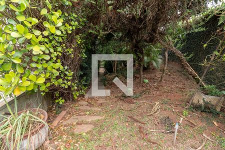 Casa à venda com 700m², 3 quartos e 6 vagasQuintal e Jardim