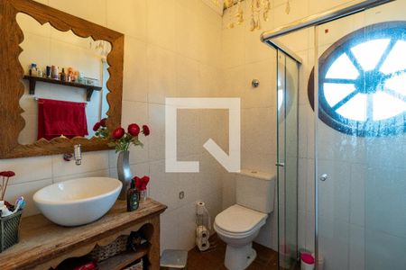 Casa à venda com 700m², 3 quartos e 6 vagasBanheiro 2