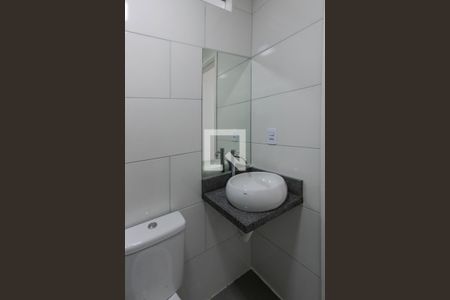 Banheiro de apartamento para alugar com 2 quartos, 40m² em Vila Ema, São Paulo