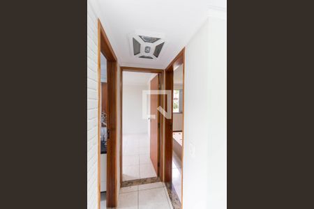 Corredor de apartamento à venda com 2 quartos, 56m² em Cangaíba, São Paulo