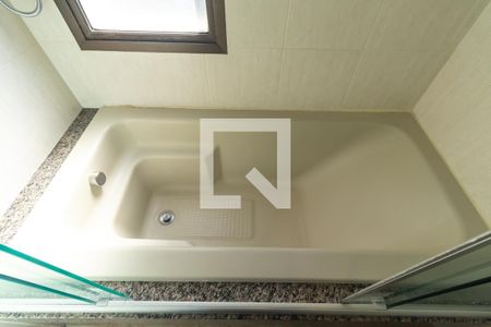 Apartamento para alugar com 200m², 4 quartos e 2 vagas Apartamento para alugar com 200m², 4 quartos e 2 vagasBanheiro da Suíte 1