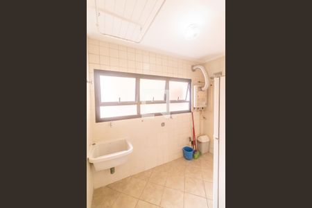 Apartamento para alugar com 200m², 4 quartos e 2 vagas Apartamento para alugar com 200m², 4 quartos e 2 vagasÁrea de Serviço