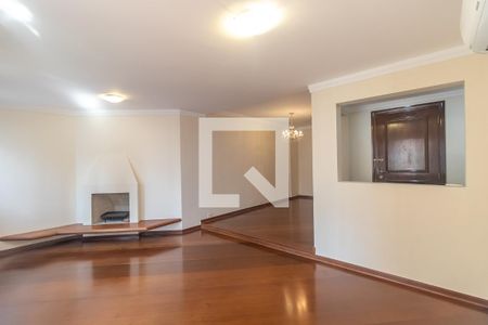 Apartamento para alugar com 200m², 4 quartos e 2 vagas Apartamento para alugar com 200m², 4 quartos e 2 vagasSala