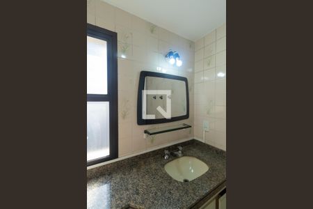 Apartamento para alugar com 200m², 4 quartos e 2 vagas Apartamento para alugar com 200m², 4 quartos e 2 vagasBanheiro Social