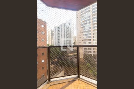 Apartamento para alugar com 200m², 4 quartos e 2 vagas Apartamento para alugar com 200m², 4 quartos e 2 vagasVaranda
