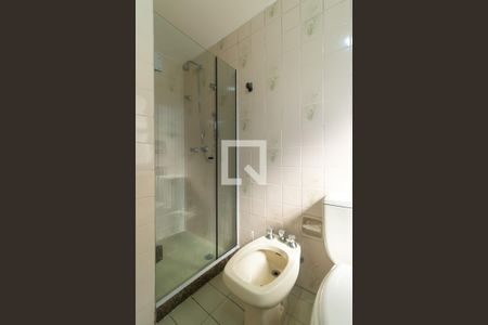 Apartamento para alugar com 200m², 4 quartos e 2 vagas Apartamento para alugar com 200m², 4 quartos e 2 vagasBanheiro Social