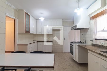 Apartamento para alugar com 200m², 4 quartos e 2 vagas Apartamento para alugar com 200m², 4 quartos e 2 vagasCozinha