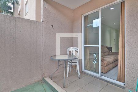 Apartamento à venda com 48m², 2 quartos e 1 vaga Apartamento à venda com 48m², 2 quartos e 1 vagaVaranda