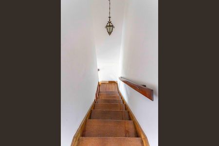 Escada Dormitórios de casa à venda com 3 quartos, 183m² em Vila Assunção, Santo André