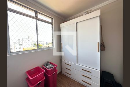 Quarto de apartamento à venda com 5 quartos, 206m² em Fernão Dias, Belo Horizonte