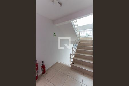 Apartamento para alugar com 28m², 1 quarto e sem vaga Apartamento para alugar com 28m², 1 quarto e sem vagaEscada