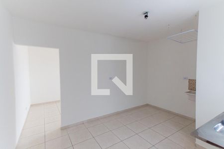 Sala e Cozinha   de apartamento para alugar com 1 quarto, 28m² em Vila Medeiros, São Paulo