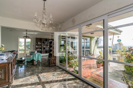 Sala de casa à venda com 5 quartos, 800m² em Olaria, Rio de Janeiro