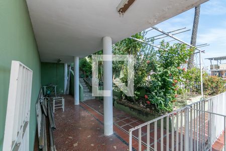 Casa à venda com 800m², 5 quartos e 3 vagasVaranda de acesso 1