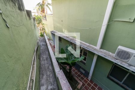 Casa à venda com 800m², 5 quartos e 3 vagasAcesso lateral da casa