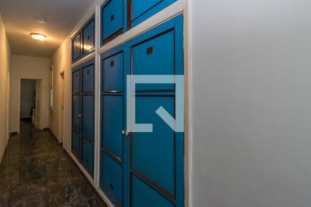 Casa à venda com 800m², 5 quartos e 3 vagasCorredor - Armários