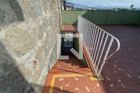 Casa à venda com 800m², 5 quartos e 3 vagasVaranda da entrada - Escada de acesso