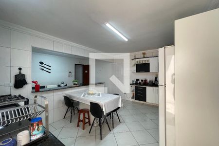 Casa à venda com 191m², 4 quartos e 2 vagasCozinha