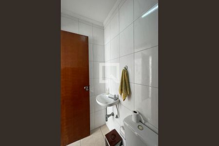 Casa à venda com 191m², 4 quartos e 2 vagasBanheiro 2