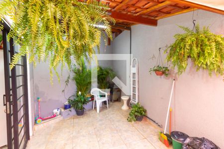 Casa à venda com 100m², 3 quartos e 2 vagasÁrea externa