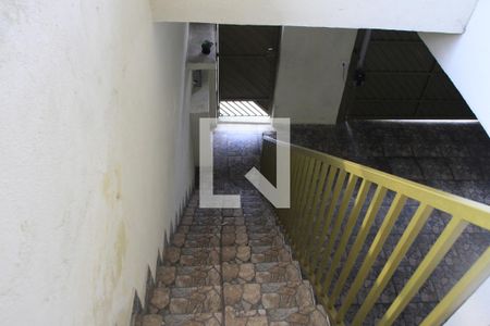 Casa para alugar com 100m², 3 quartos e sem vagaEscada
