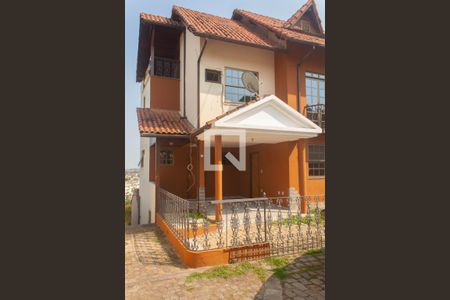 Casa de condomínio para alugar com 130m², 3 quartos e 2 vagasFachada 