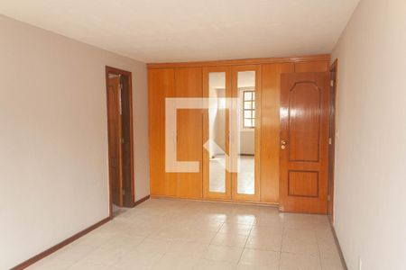 Casa de condomínio para alugar com 130m², 3 quartos e 2 vagasSuíte 