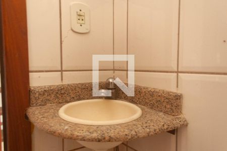 Casa de condomínio para alugar com 130m², 3 quartos e 2 vagasBanheiro