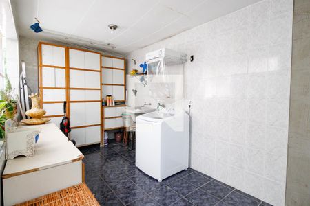 Casa à venda com 200m², 3 quartos e 5 vagasÁrea de serviço 