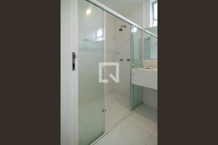 Banheiro Social de casa à venda com 3 quartos, 240m² em Itaim Bibi, São Paulo