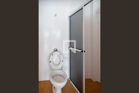 Casa à venda com 240m², 3 quartos e 2 vagas Casa à venda com 240m², 3 quartos e 2 vagasBanheiro de Serviço