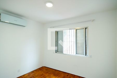 Casa à venda com 240m², 3 quartos e 2 vagas Casa à venda com 240m², 3 quartos e 2 vagasQuarto 2