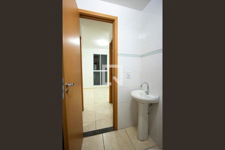 Banheiro de apartamento para alugar com 2 quartos, 41m² em Vila Lage, São Gonçalo
