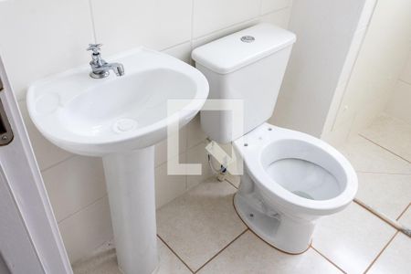 Banheiro de apartamento para alugar com 2 quartos, 45m² em Campo Grande, Rio de Janeiro