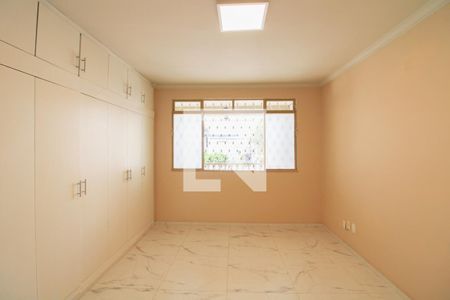 Casa para alugar com 360m², 4 quartos e 2 vagasSuíte