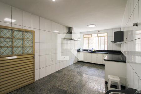 Casa para alugar com 360m², 4 quartos e 2 vagasCozinha