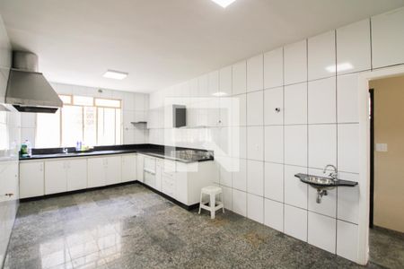 Casa para alugar com 360m², 4 quartos e 2 vagasCozinha