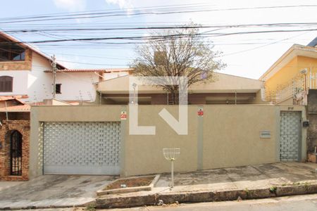 Casa para alugar com 360m², 4 quartos e 2 vagasFachada