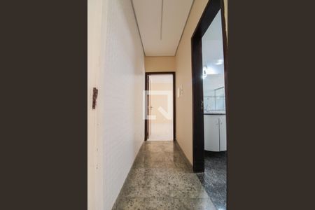 Casa para alugar com 360m², 4 quartos e 2 vagasCorredor