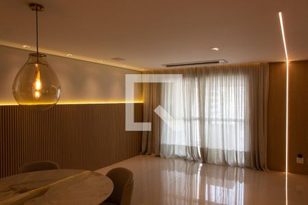 SALA de apartamento à venda com 2 quartos, 136m² em Cambuí, Campinas