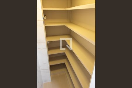 Apartamento à venda com 136m², 2 quartos e 2 vagas Apartamento à venda com 136m², 2 quartos e 2 vagasDISPENSA