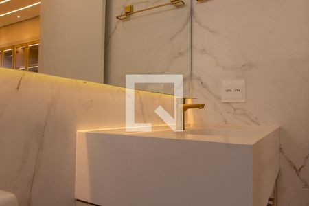 Apartamento à venda com 136m², 2 quartos e 2 vagas Apartamento à venda com 136m², 2 quartos e 2 vagasBANHEIRO DA SUITE MASTER