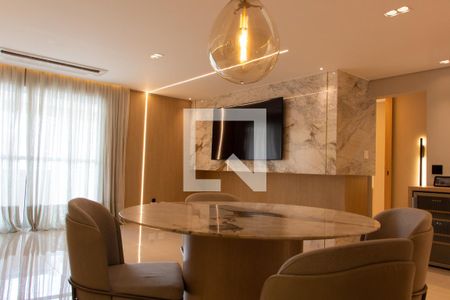 SALA de apartamento à venda com 2 quartos, 136m² em Cambuí, Campinas